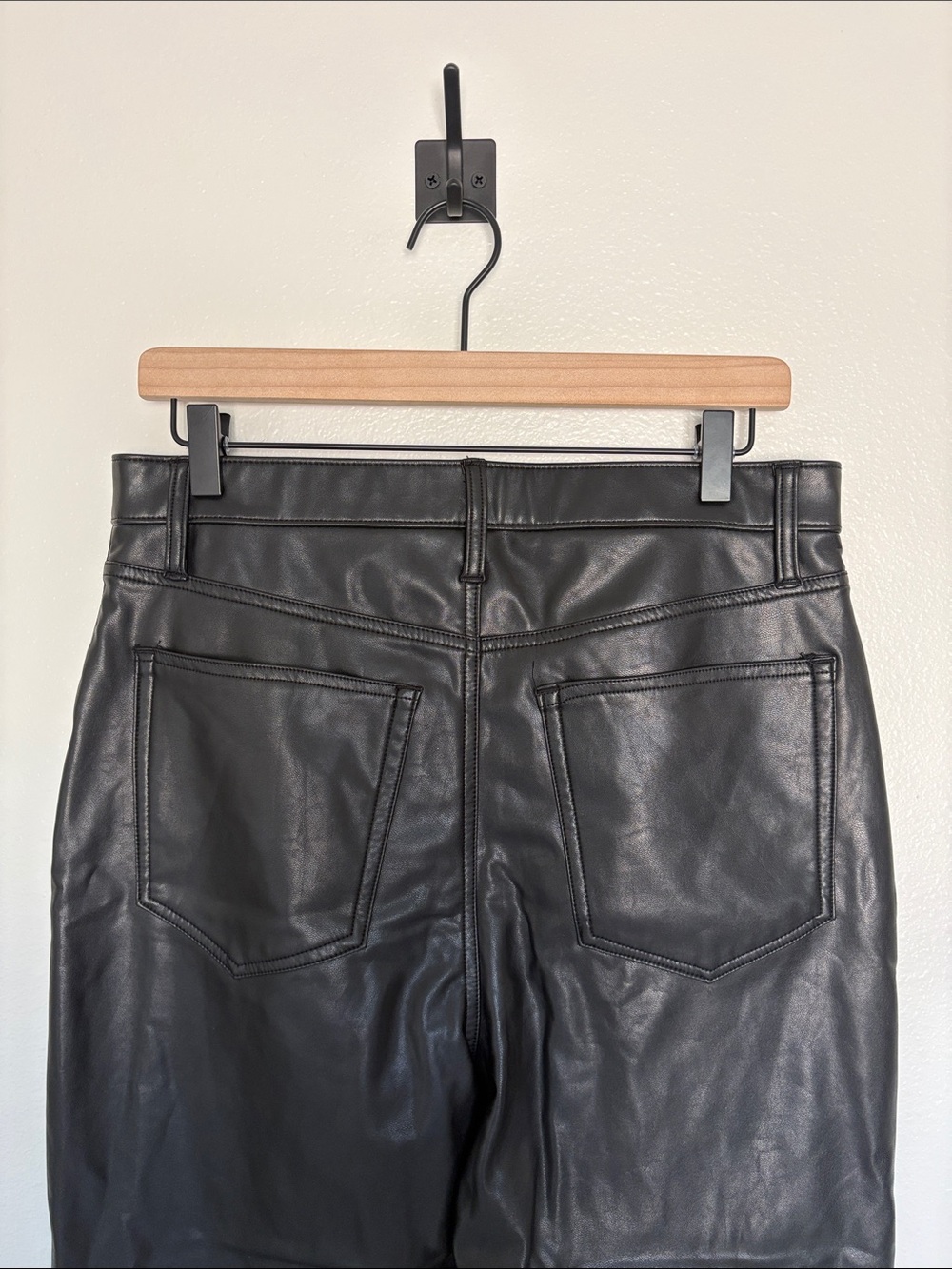 Abercrombie & Fitch The Ankle Straight Ultra High Rise Vegan Leather Pant 31 - Picture 6 of 9